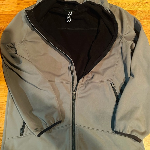 Under Armour Jacket (XL) - Picture 2 of 3